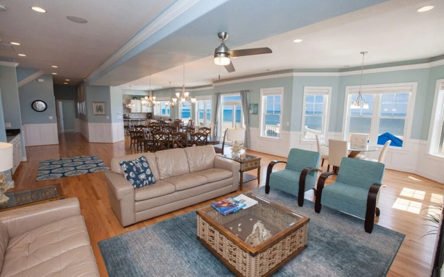 Over The Moon - 9 Br Home