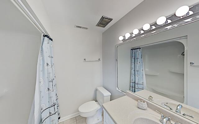 140beach 2 Bedroom Condo