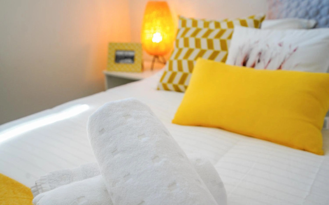 U201 Brunswick Living Top floor Balcony Close to APT and CBD Free Wifi Tram at Doorstep – Guest Rooms – Melbourne