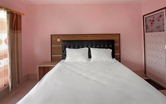 OYO 91744 Hotel Gemilang