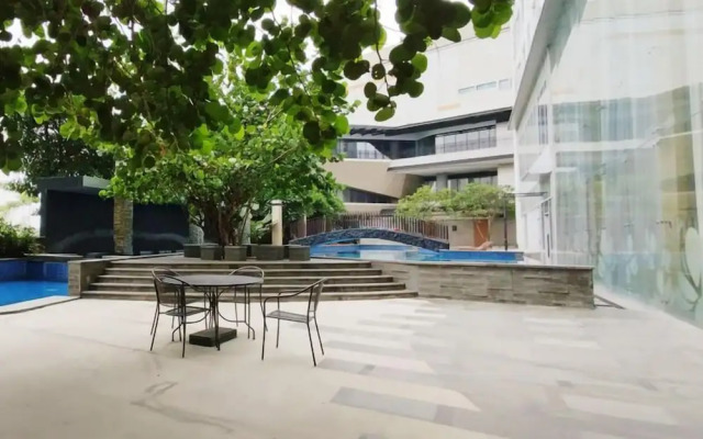 Wonderful 2BR with City View at Grand Sungkono Lagoon Apartment