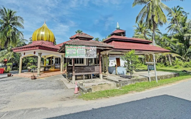 Redzwan's Beach Resort by OYO Rooms