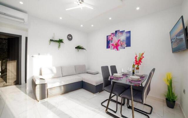 Vega Lux Apartment