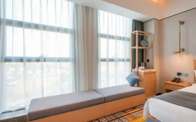 Yannian Wenyuan Hotel