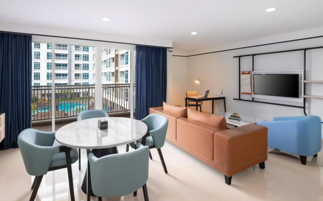 The Reiz Suites, Artotel Curated