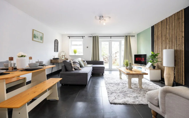 Relaxing 4BR Near City Centre