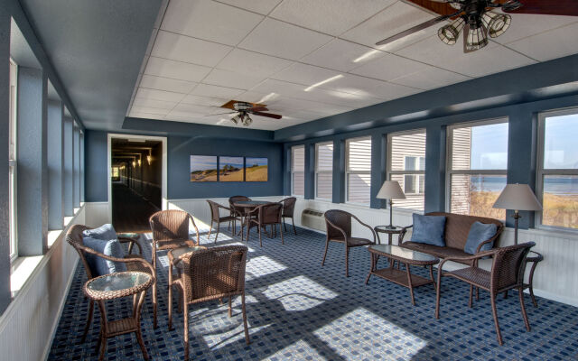 Cherry Tree Inn & Suites