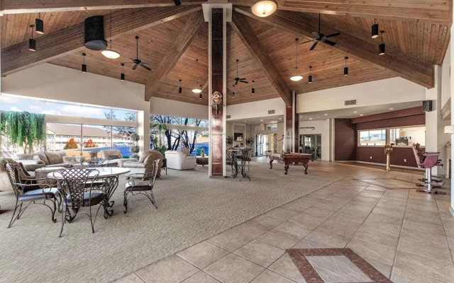 Panoramic Sunset Escape Waterfront Condo for 7!