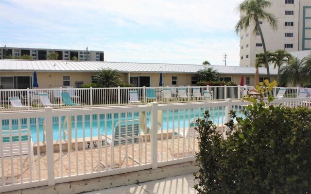 Jamaica Royale - 010 - 2 Br Condo