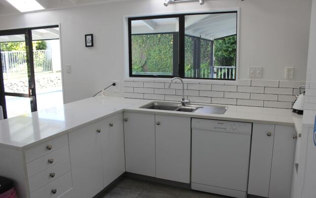 Toodle's A poolside retreat just 10ks from the Mount