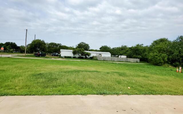 Atria Extended Stays By OYO Jourdanton