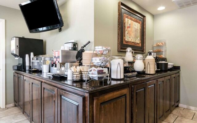 Motel 6 Junction, Texas - Llano River