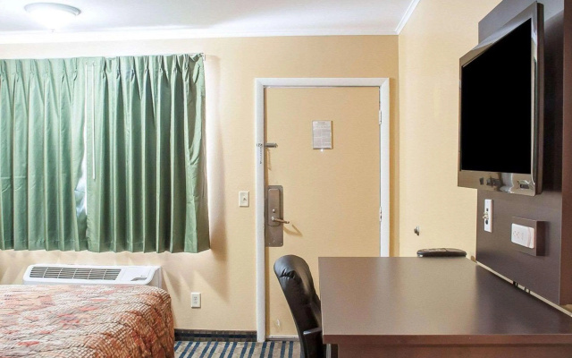 Amherst Inn & Suites