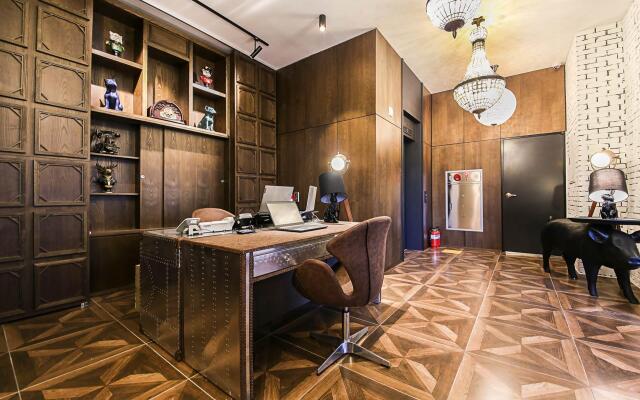 Lerocherrouge Hotel
