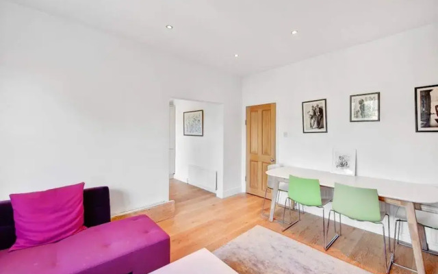 Elegant 2 Bed Apt in Kensington Olympia