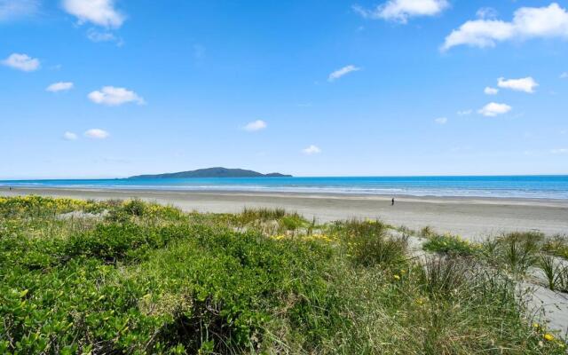 Searenity - Waikanae Beach Holiday Home