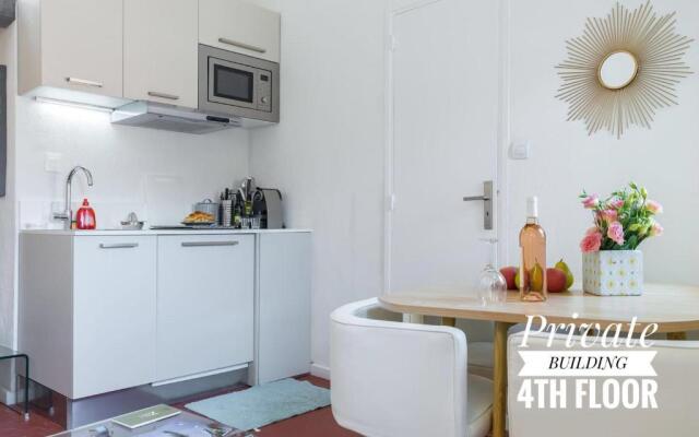 Private Building, 4 Apts, Unique at Nice - Old Town
