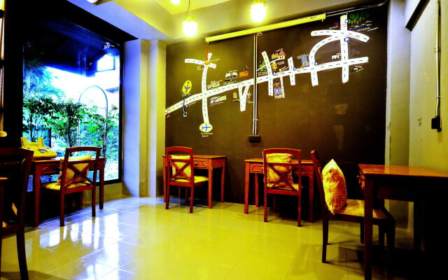 The neighbor hoot hostel & cafe