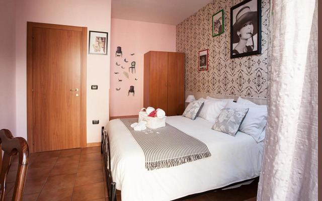 Hotel Cine Holiday