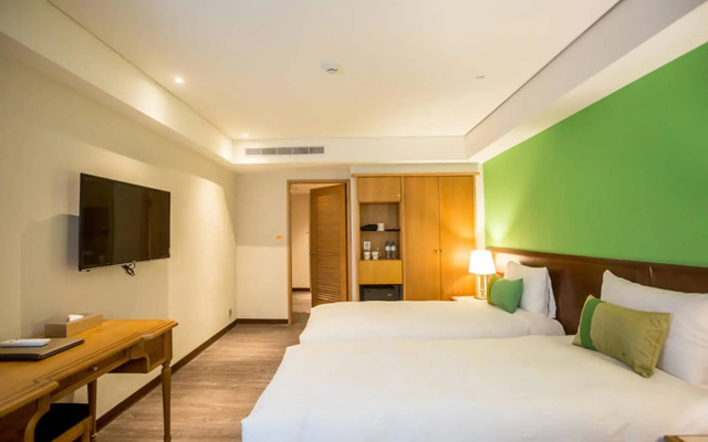 Green World Triplebeds Hotel