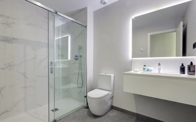 Brand New, Elegant Three Bed Apartment