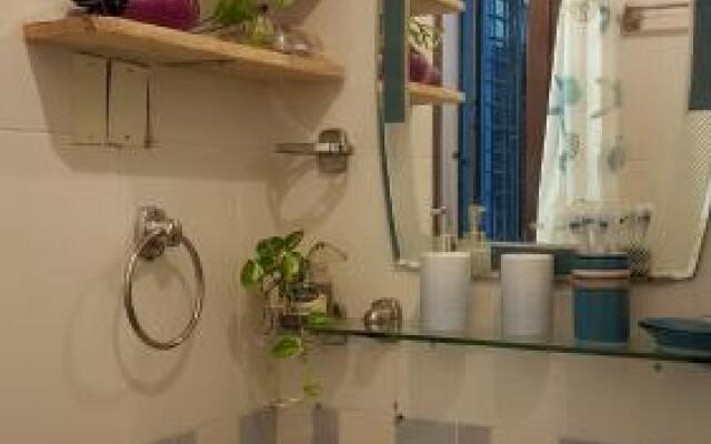 Tiny's Home* 2BR Studio in Buivien alley
