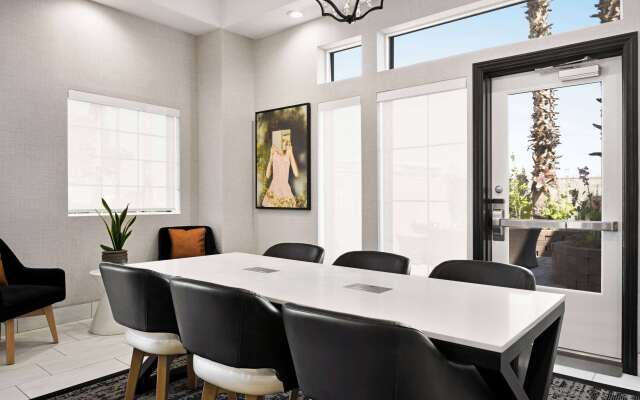 La Quinta Inn & Suites by Wyndham Hesperia Victorville