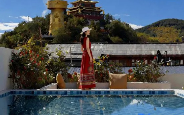 Chantilly Left Bank French Designer Homestay – Pool – Shangri-La