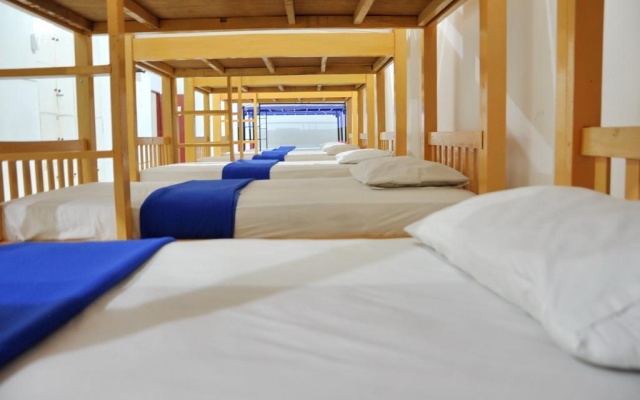 On The Way Hostel & Lounge – Guest Rooms – Senggigi