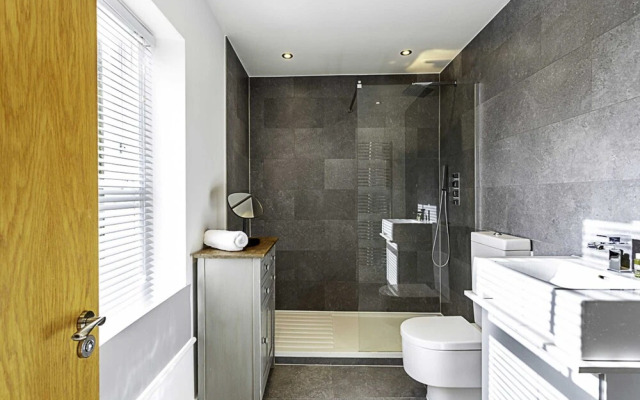 Elegant 3 bed Apartment in Earls Court