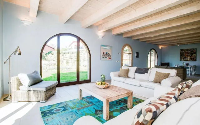 Luxury 2 Rooms Apt Azure in Siena Resort