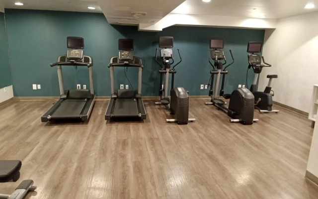 Holiday Inn Express Maspeth by IHG