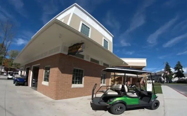 Put in Bay Victory Station Hotel