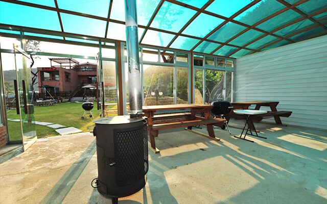 Yeongdeok Green Garden Pension