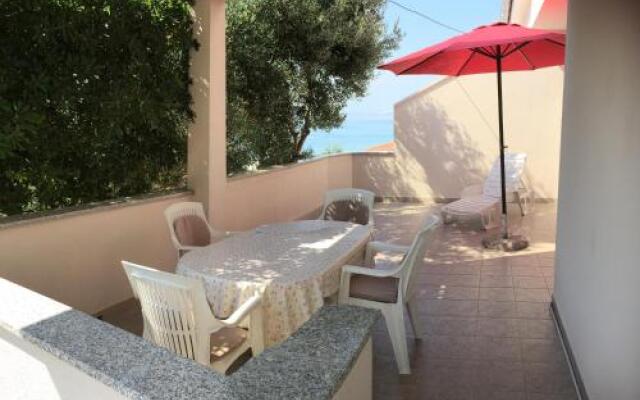Petros Apartments Pag