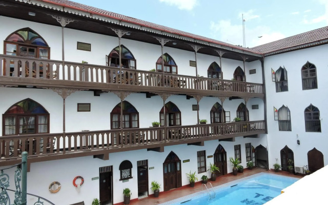 Tembo House Hotel & Apartments
