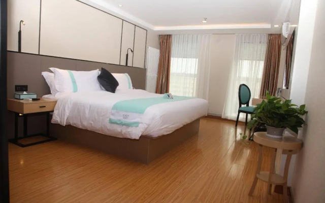 Xana Lite Beijing Shunyi Fengbo Metro Station