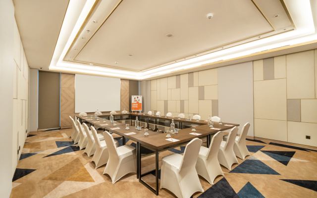 HARRIS Suites Puri Mansion
