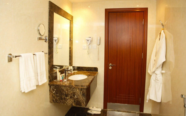 Meral Crown Hotel