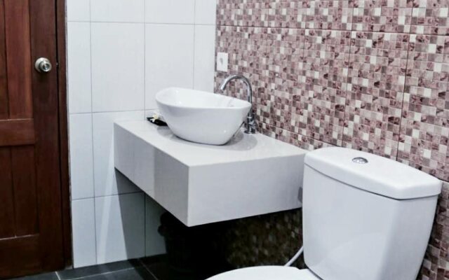 Seno Guesthouse & Cafe