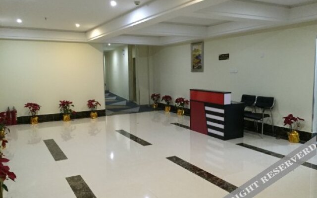 Guangzhou Dongyi Business Hotel (Changyi Subway Station)