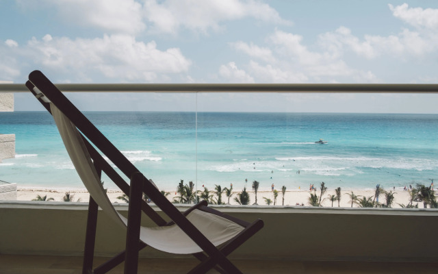 Hotel NYX Cancun All Inclusive