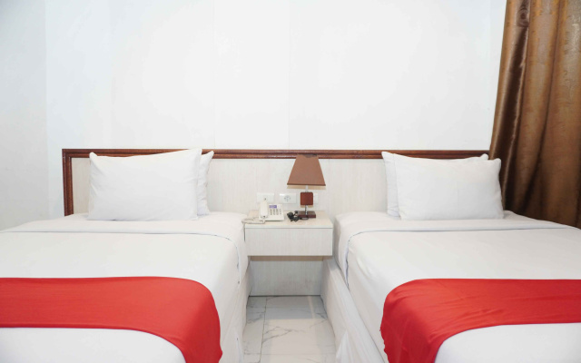 Grand Tamaro Hotel – Guest Rooms – Parapat