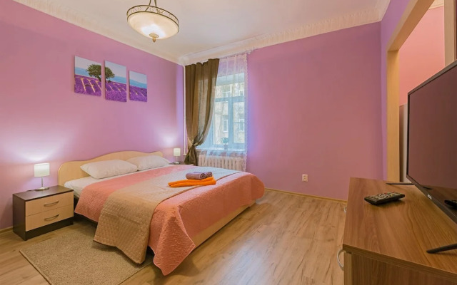 Apart-hotel on Marata 28