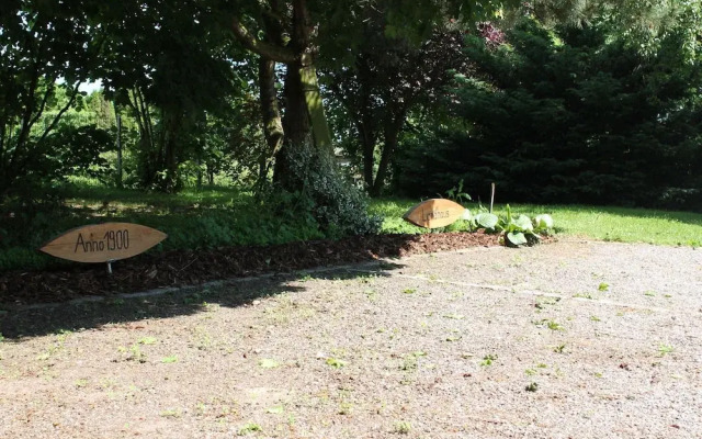 Landhauswohnung in Kroepelin mit Grossem Garten