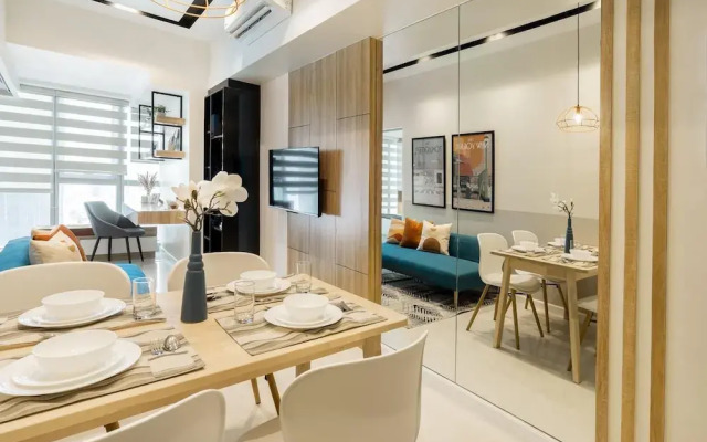 Uptown Parksuites BGC