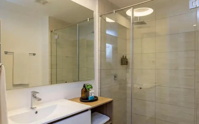The Chic Condo by Acomodo El Cangrejo