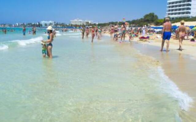 Your Dream Holiday Apartment in Paralimni, Paralimni Apartment 1215