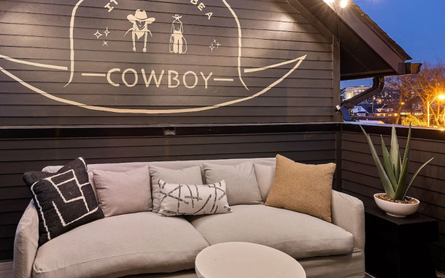 Modern Cowboy - Private Balcony - Mins To Broadway