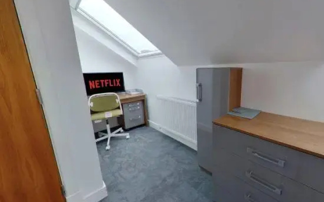 CovStays – Victoria House - Deluxe Studios in Coventry City Centre